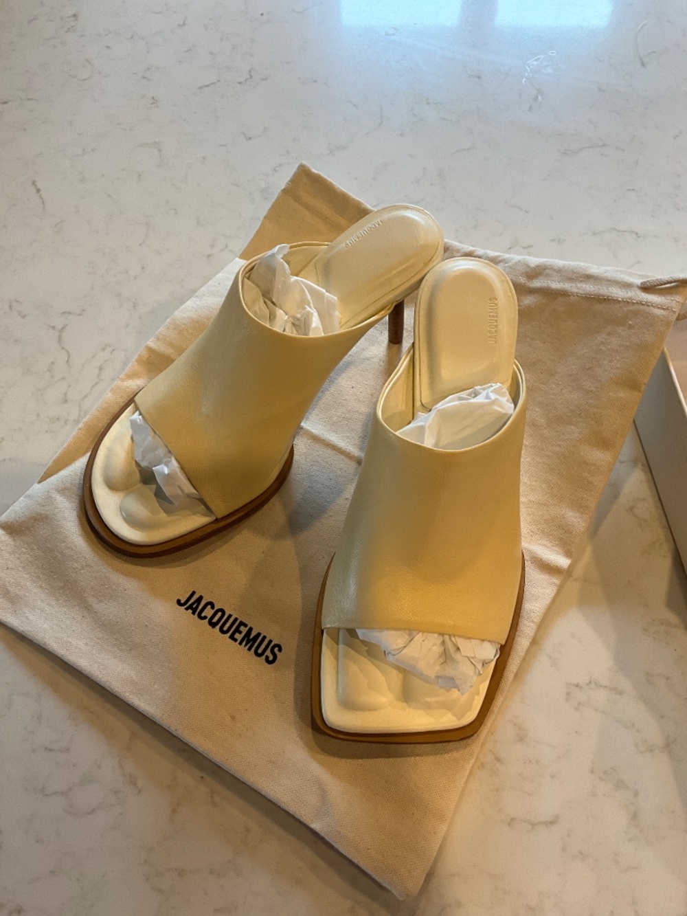 Jacquemus mismatched slide sandal
